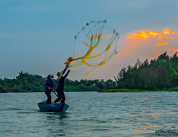 It would almost be fun to try this!  I'd probably fall in with the net.
