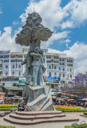 A rest in the statue in the market center.