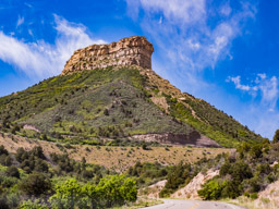 Huge bluff in the Mesa.  We now go up and up!