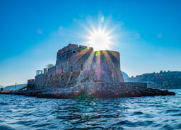 Caught this one so as to generate lots of sun rays.